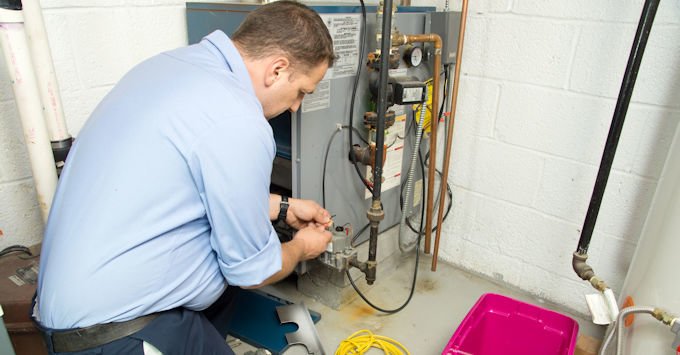 Hvac Contractor fixing furnace